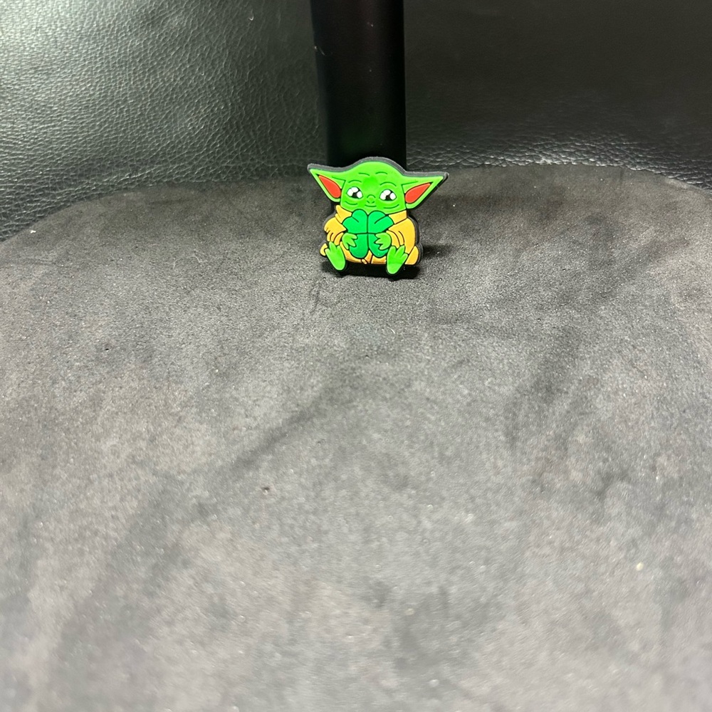 3/$8 Baby Yoda Four Leaf Clover Croc Charm - Picture 1 of 1